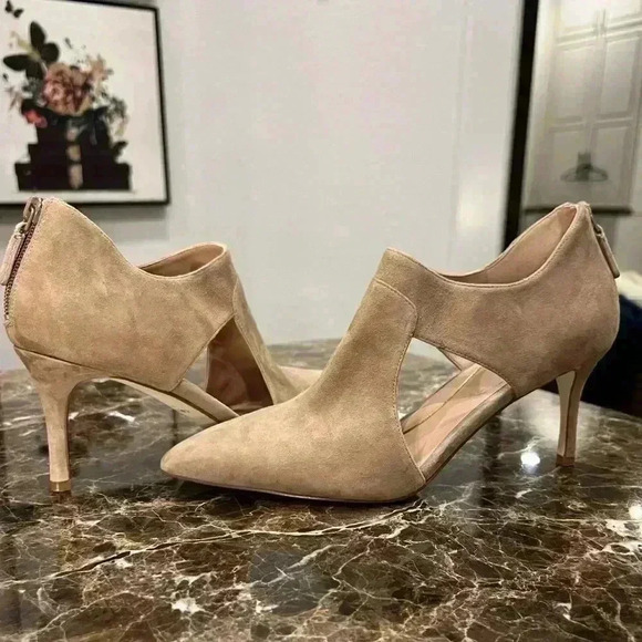 Cole Haan Ina Suede Cut-Out Shooties-Tan Suede Size 7.5-NEVER WORN - Picture 3 of 9